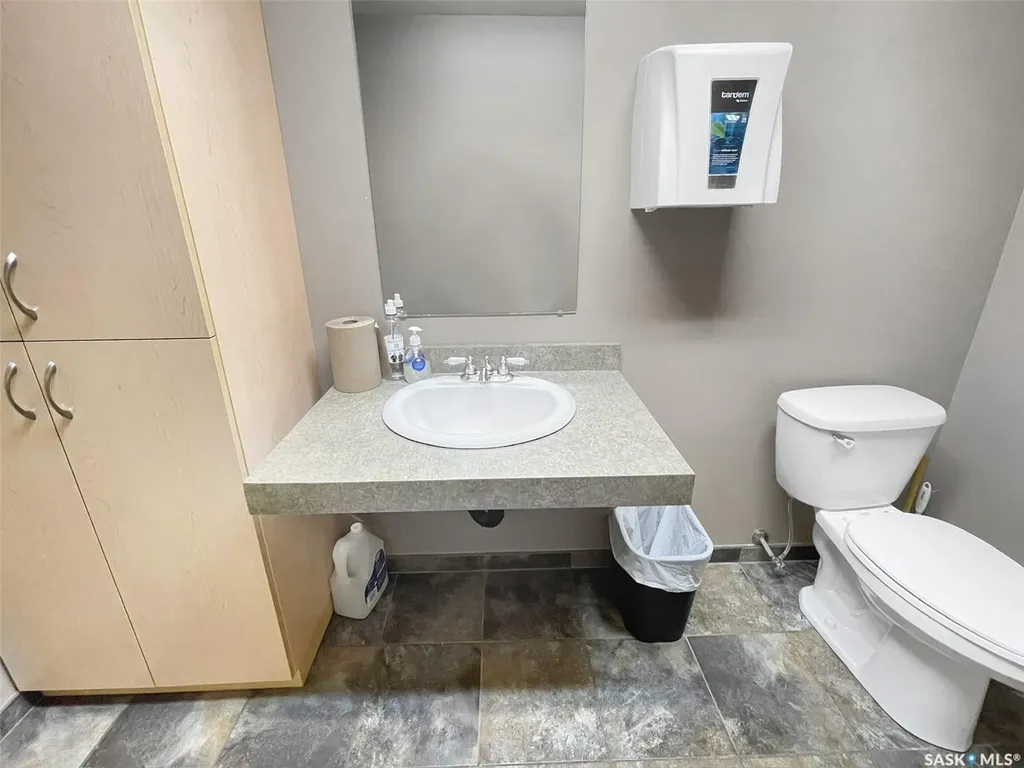 37 5th Avenue NW Swift Current SK S9H 4T4