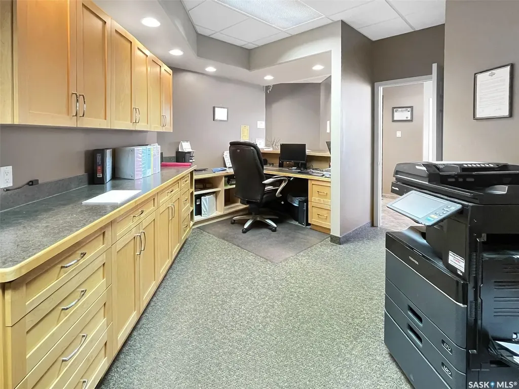 37 5th Avenue NW Swift Current SK S9H 4T4