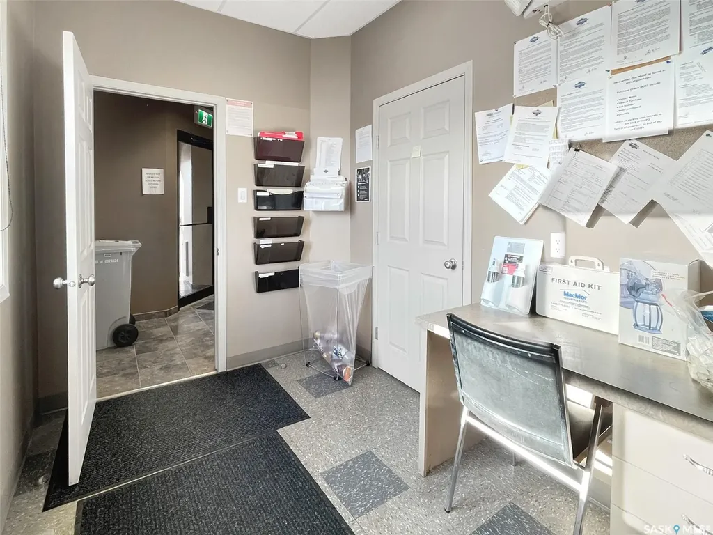 37 5th Avenue NW Swift Current SK S9H 4T4