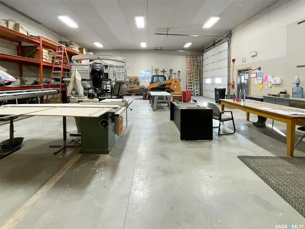 37 5th Avenue NW Swift Current SK S9H 4T4