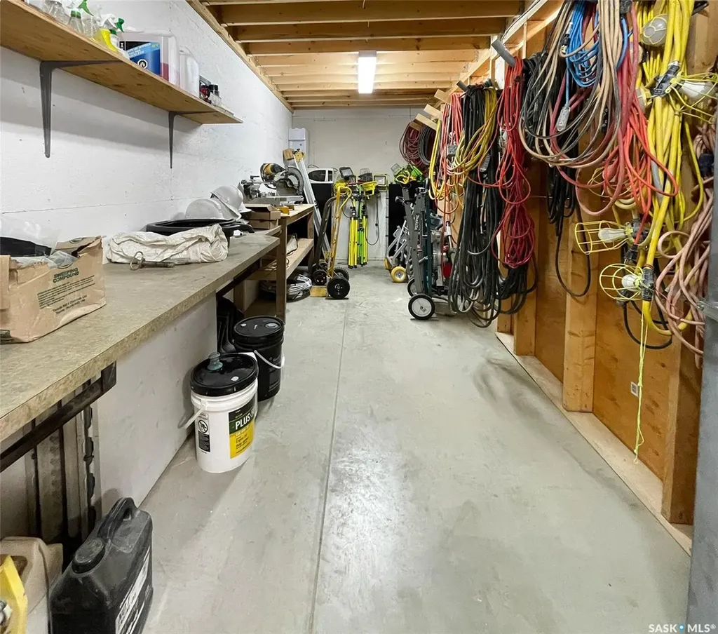 37 5th Avenue NW Swift Current SK S9H 4T4
