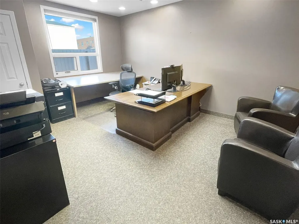 37 5th Avenue NW Swift Current SK S9H 4T4