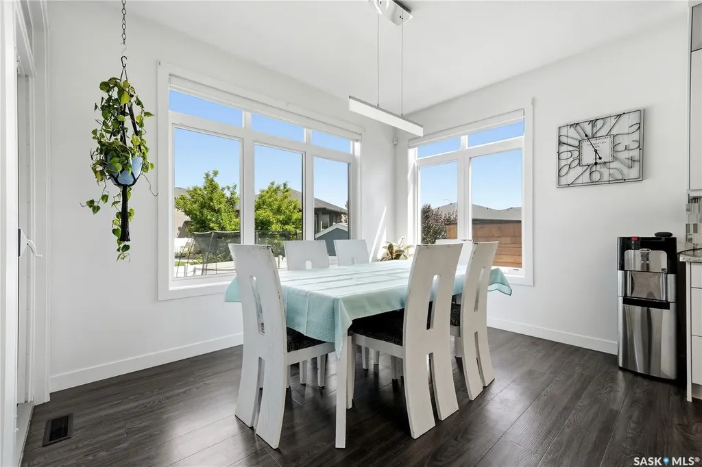 6710 Maple Vista Drive Regina SK S4X 0H9