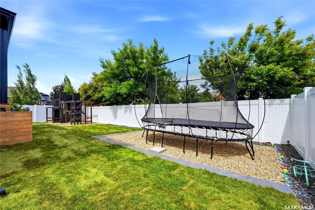 6710 Maple Vista Drive Regina SK S4X 0H9