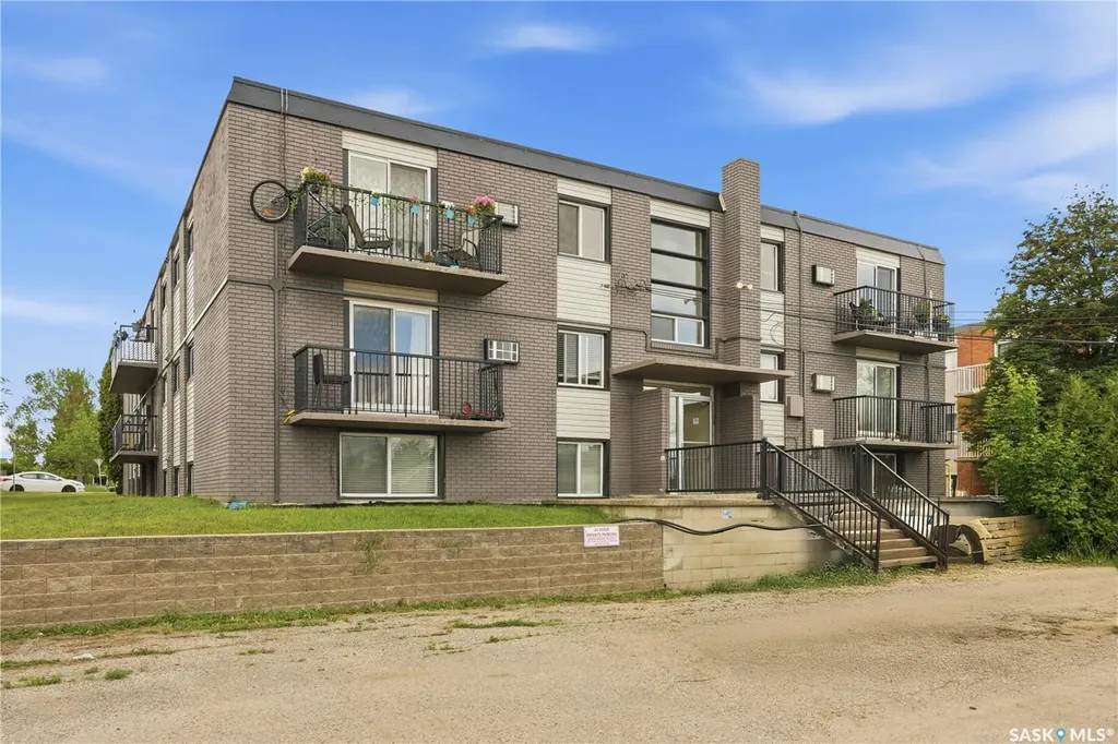 104 104th Street W Saskatoon SK S7N 1M8