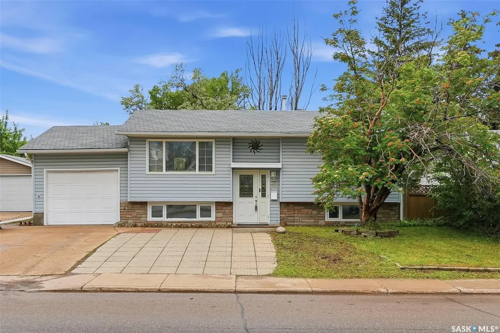 526 Mckercher Drive Saskatoon SK S7H 3W6