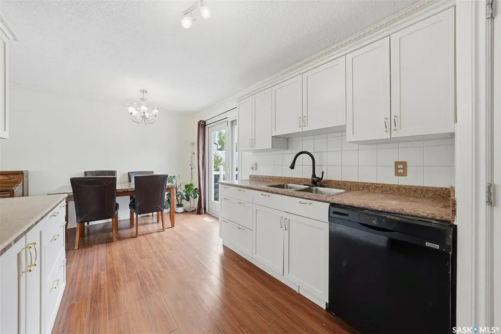 526 Mckercher Drive Saskatoon SK S7H 3W6