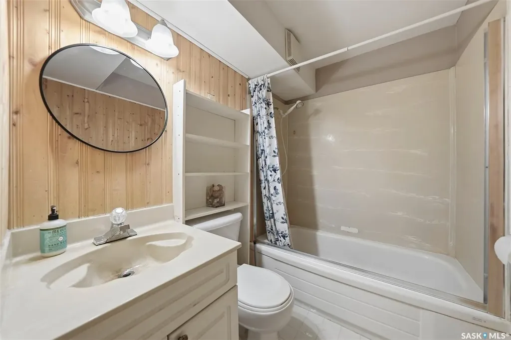 526 Mckercher Drive Saskatoon SK S7H 3W6