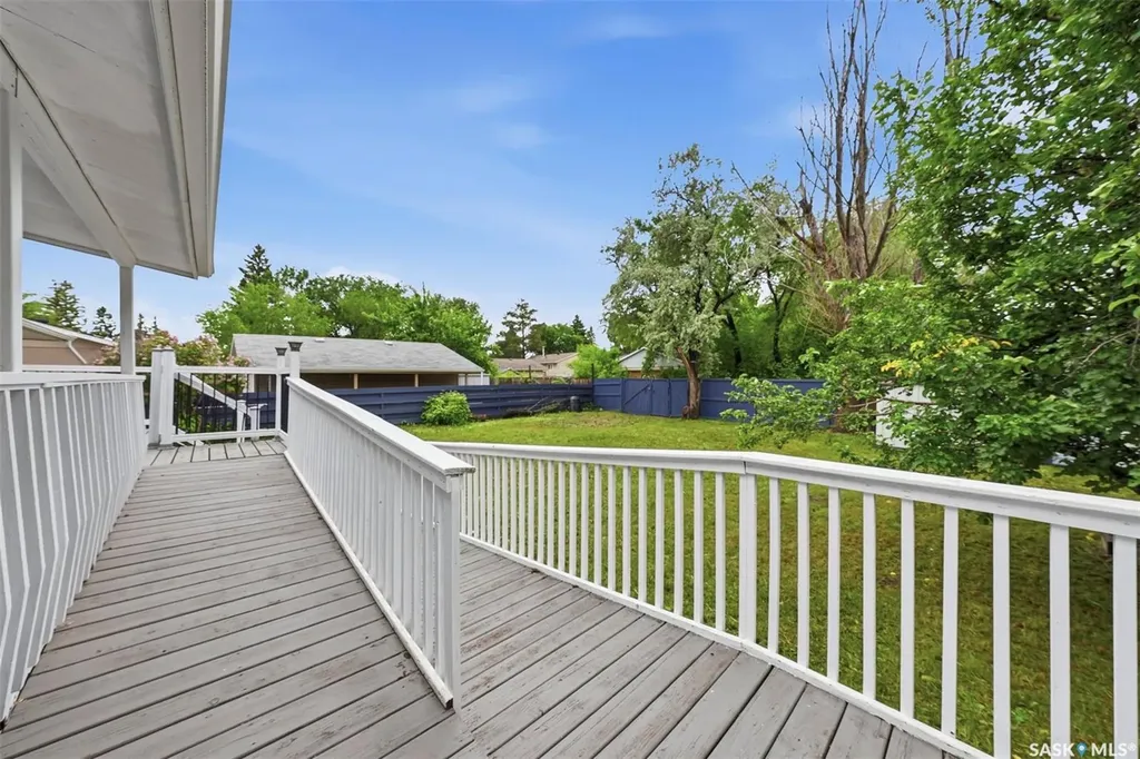 526 Mckercher Drive Saskatoon SK S7H 3W6