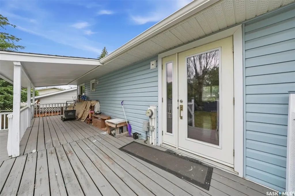 526 Mckercher Drive Saskatoon SK S7H 3W6