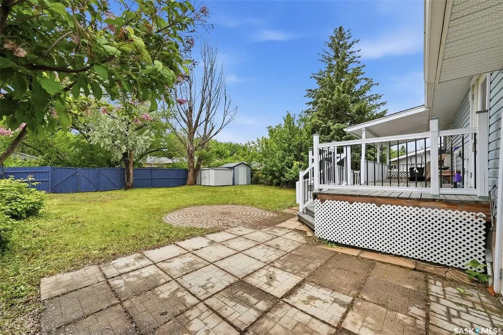 526 Mckercher Drive Saskatoon SK S7H 3W6