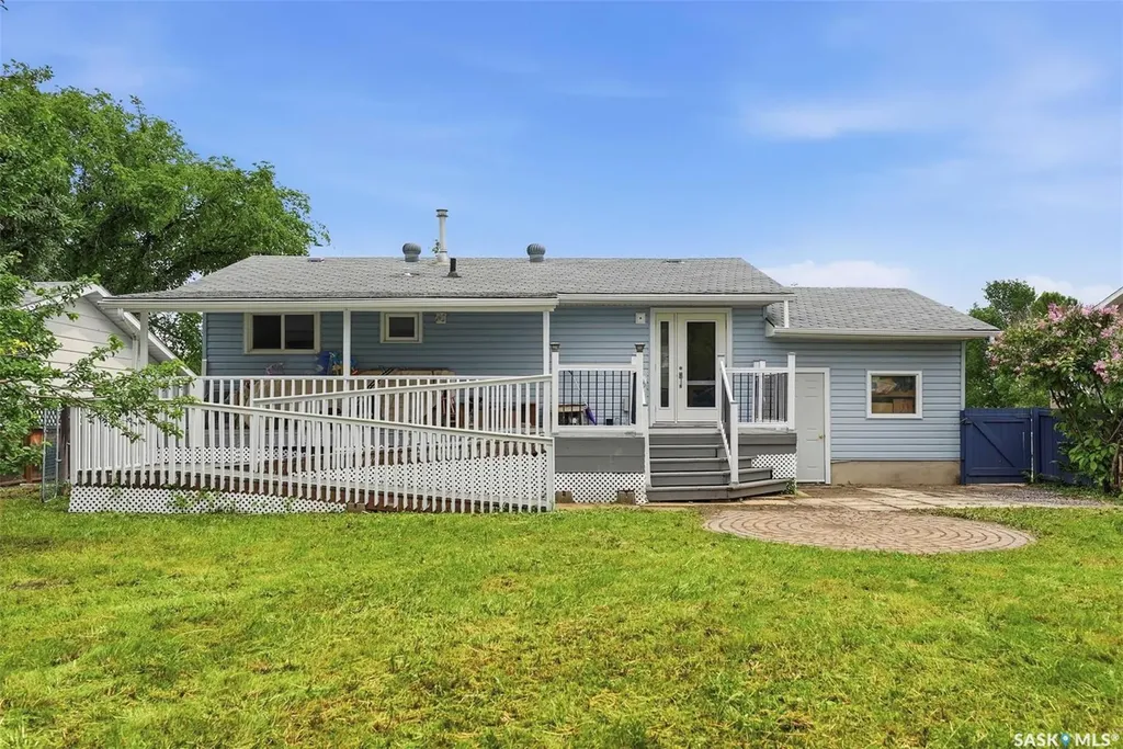 526 Mckercher Drive Saskatoon SK S7H 3W6