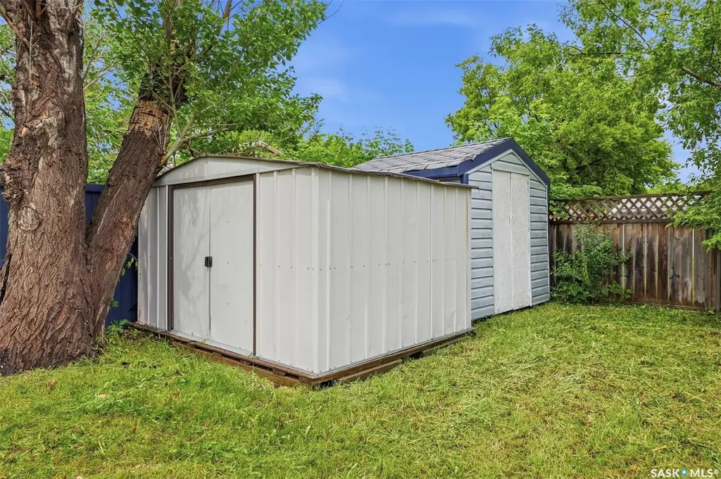 526 Mckercher Drive Saskatoon SK S7H 3W6