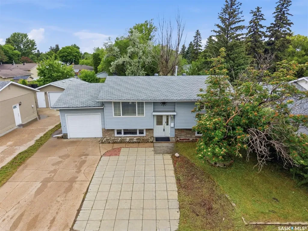 526 Mckercher Drive Saskatoon SK S7H 3W6
