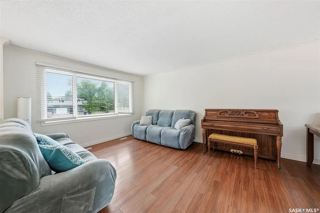 526 Mckercher Drive Saskatoon SK S7H 3W6