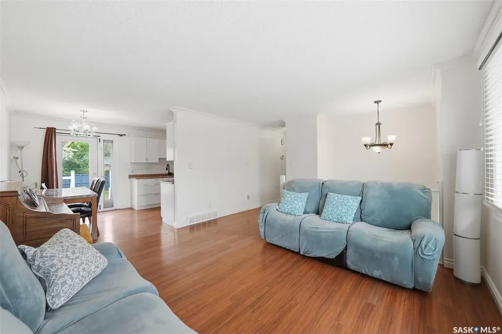 526 Mckercher Drive Saskatoon SK S7H 3W6