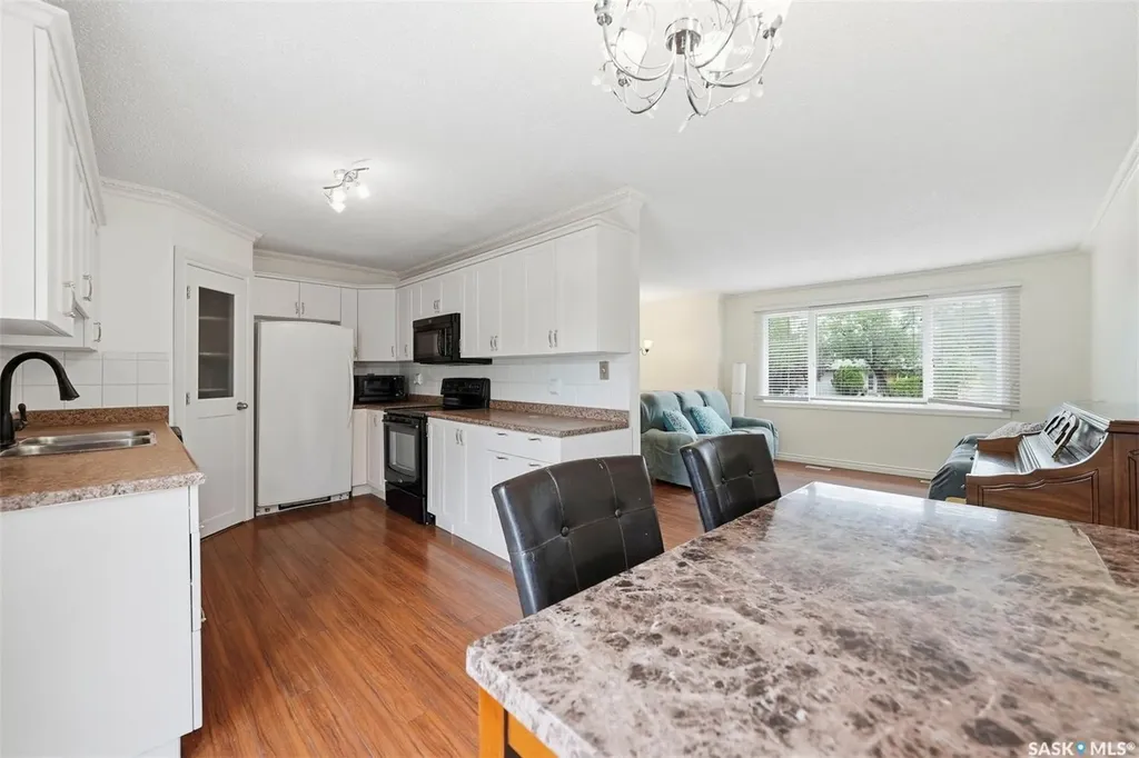 526 Mckercher Drive Saskatoon SK S7H 3W6
