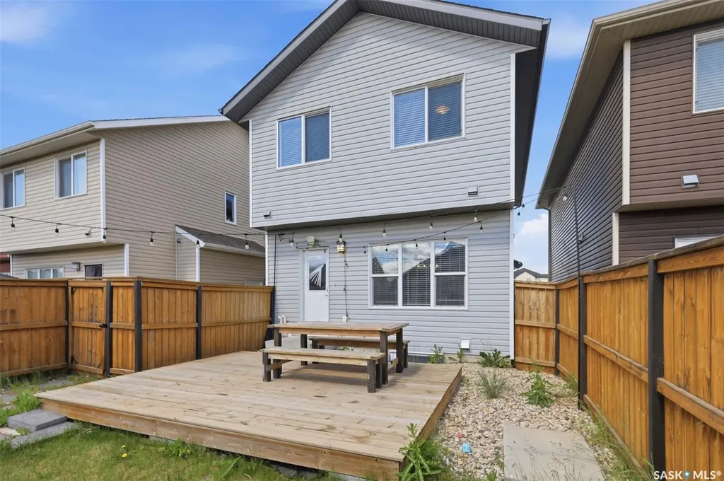 115 Tweed Lane Saskatoon SK S7V 0K1