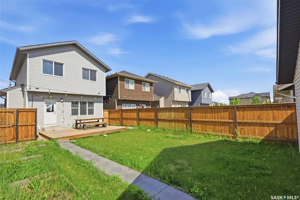 115 Tweed Lane Saskatoon SK S7V 0K1