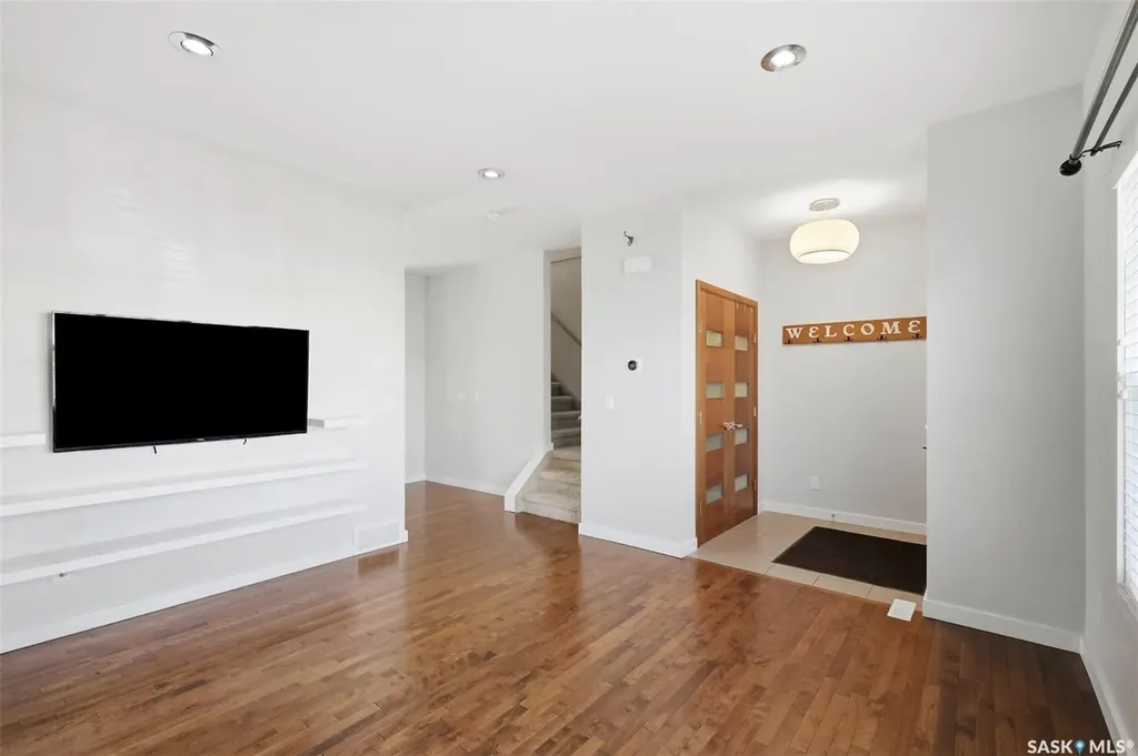 115 Tweed Lane Saskatoon SK S7V 0K1