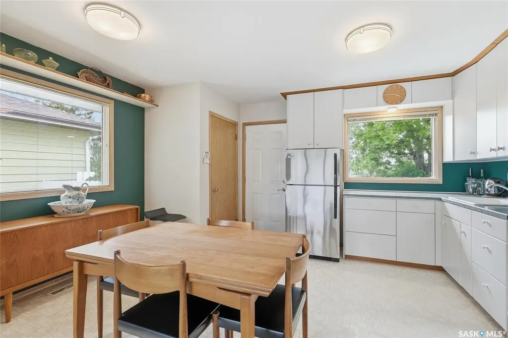 133 Ellison Crescent Regina SK S4R 4V6