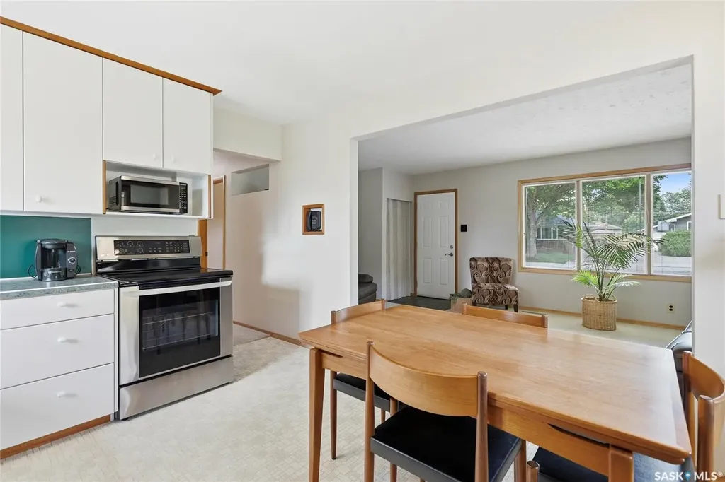 133 Ellison Crescent Regina SK S4R 4V6