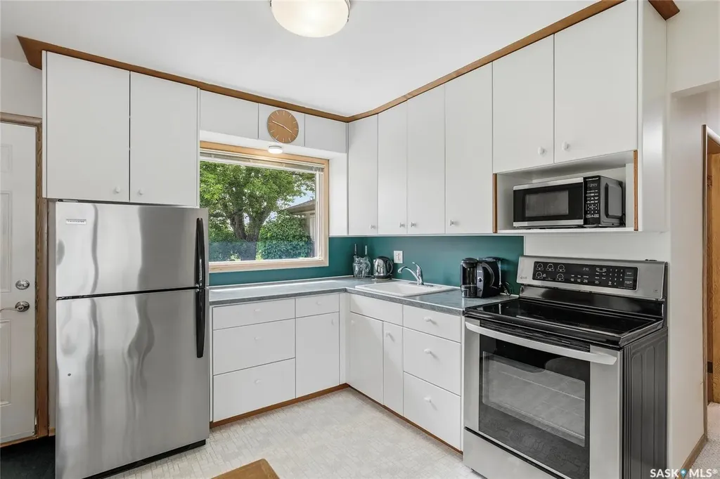 133 Ellison Crescent Regina SK S4R 4V6