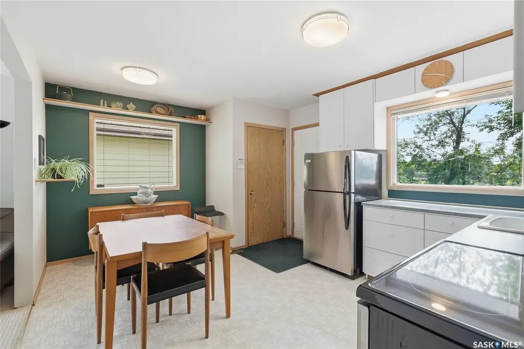 133 Ellison Crescent Regina SK S4R 4V6