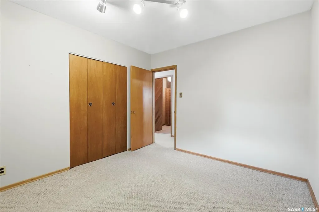 133 Ellison Crescent Regina SK S4R 4V6