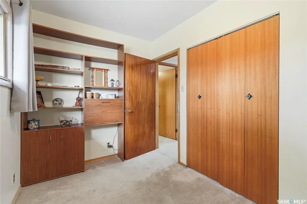 133 Ellison Crescent Regina SK S4R 4V6