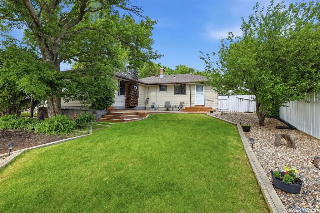 133 Ellison Crescent Regina SK S4R 4V6