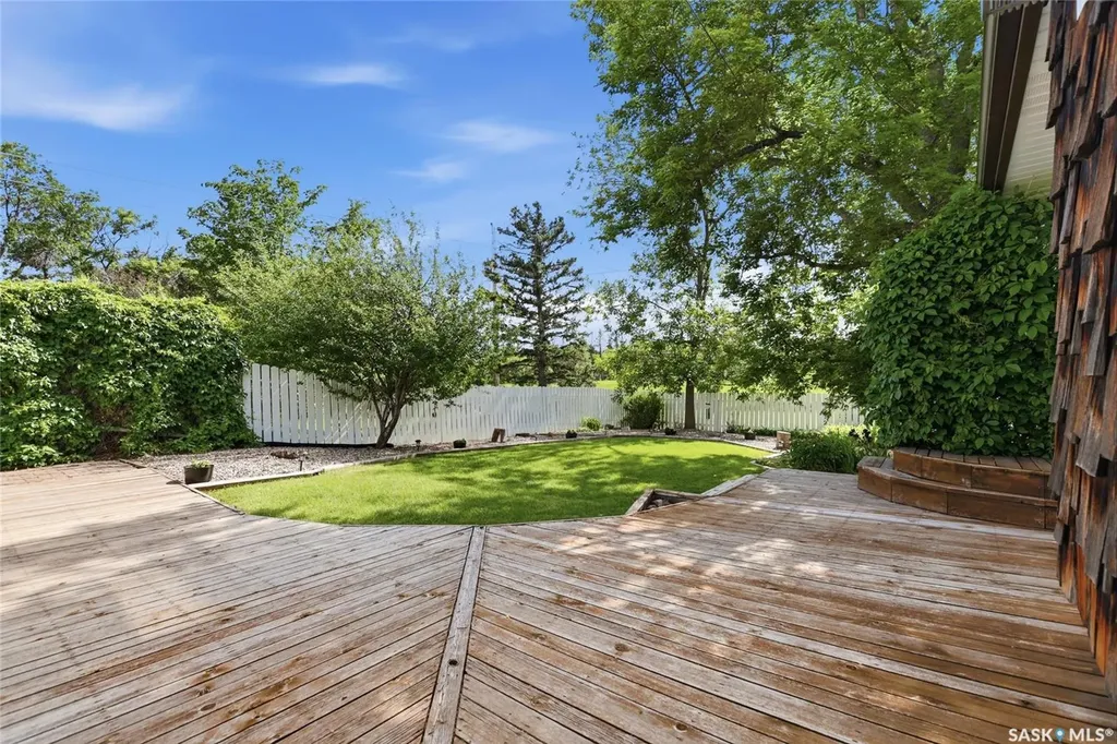 133 Ellison Crescent Regina SK S4R 4V6