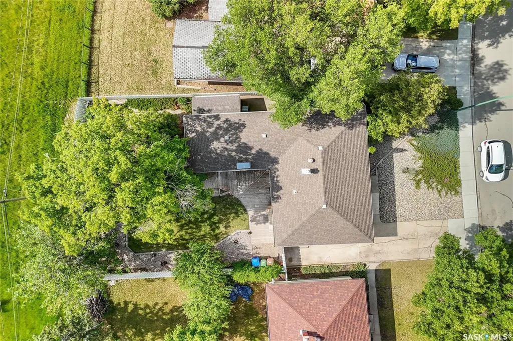 133 Ellison Crescent Regina SK S4R 4V6