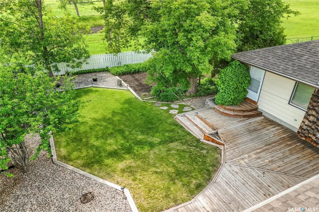 133 Ellison Crescent Regina SK S4R 4V6