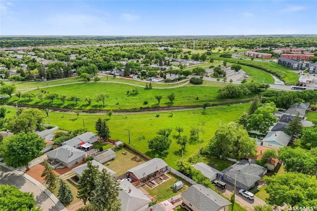 133 Ellison Crescent Regina SK S4R 4V6