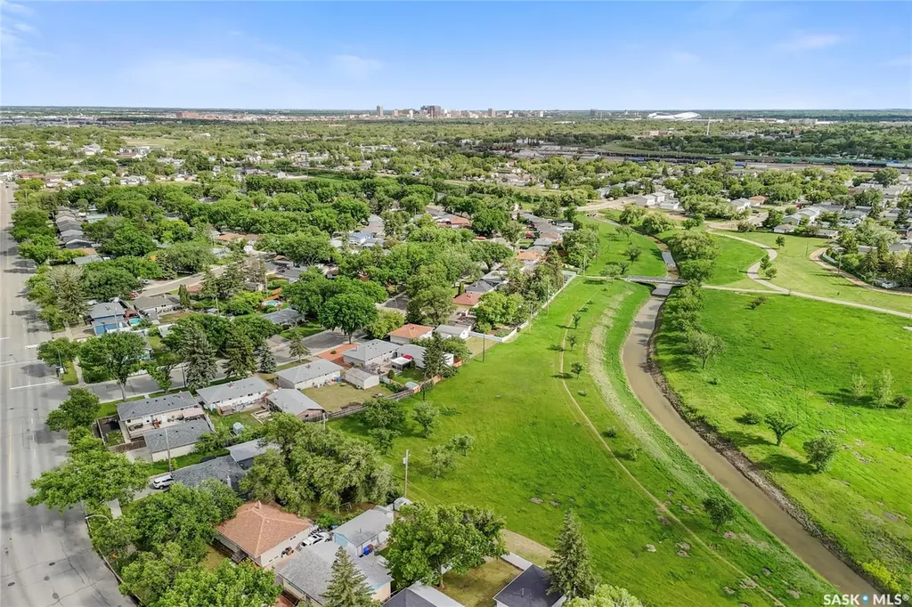 133 Ellison Crescent Regina SK S4R 4V6