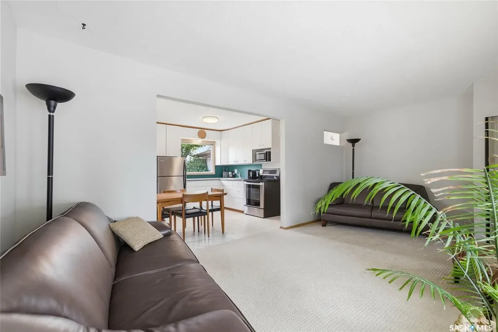 133 Ellison Crescent Regina SK S4R 4V6