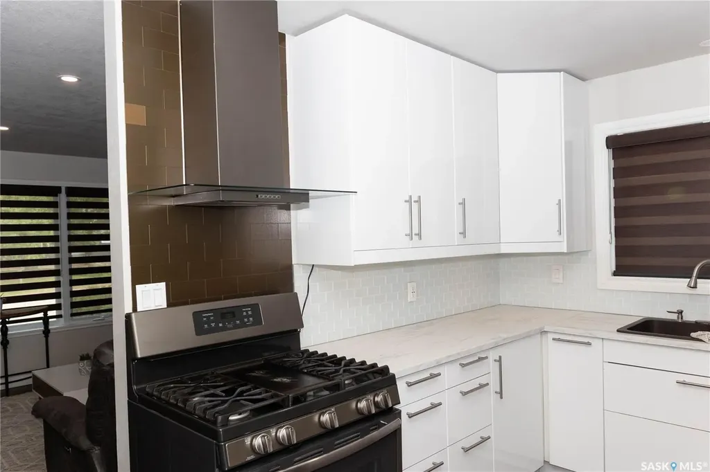 600 5th Avenue W Assiniboia SK S0H 0B0