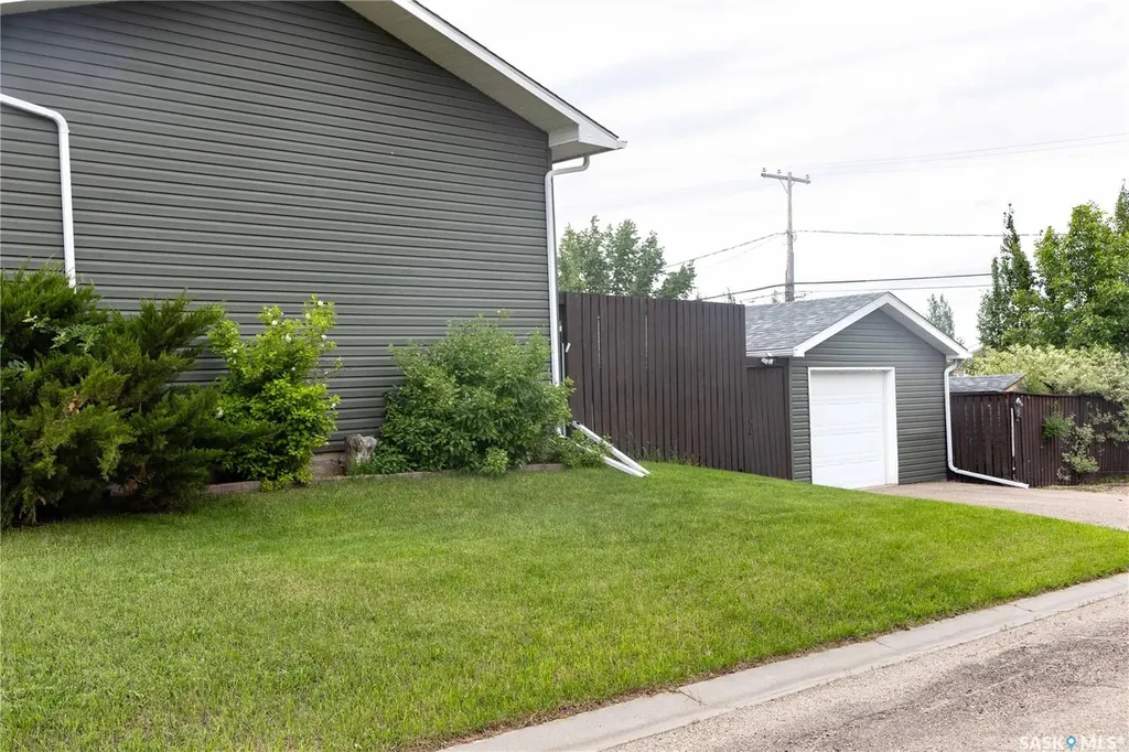 600 5th Avenue W Assiniboia SK S0H 0B0