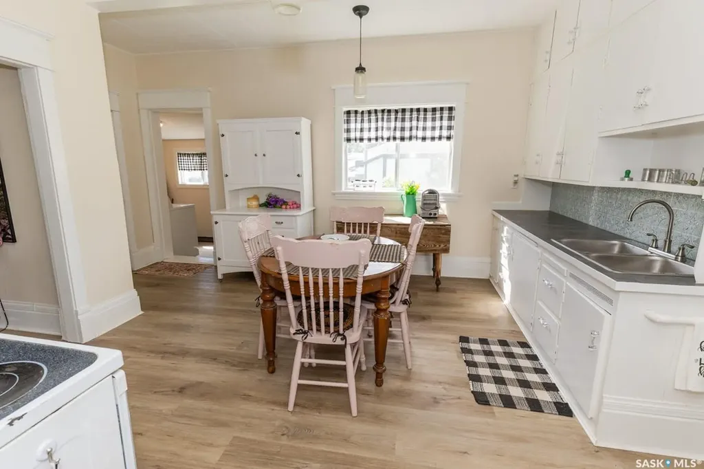 307 Lonsdale Street Luseland SK S0L 2A0