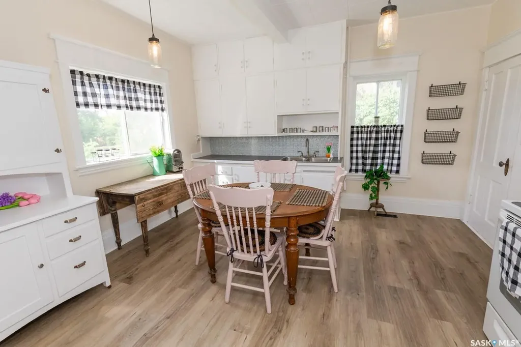 307 Lonsdale Street Luseland SK S0L 2A0