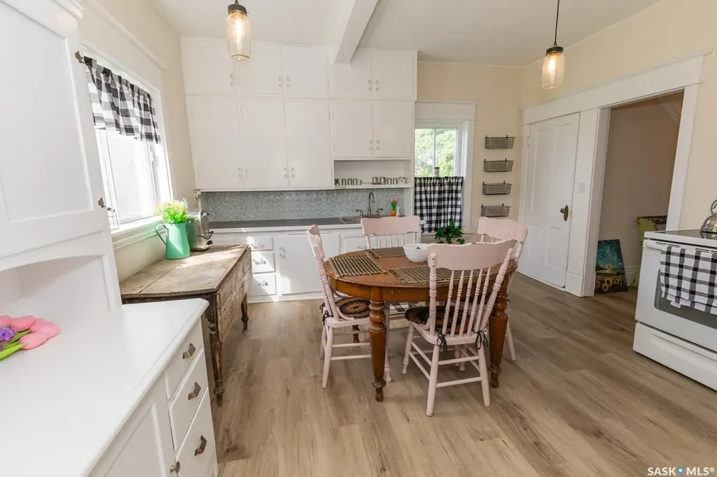 307 Lonsdale Street Luseland SK S0L 2A0