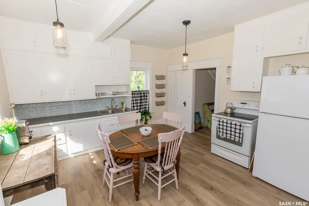 307 Lonsdale Street Luseland SK S0L 2A0