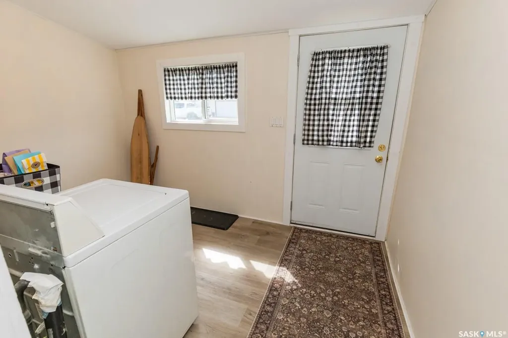 307 Lonsdale Street Luseland SK S0L 2A0