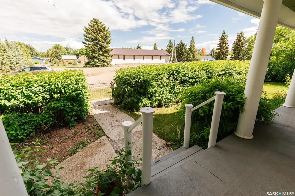 307 Lonsdale Street Luseland SK S0L 2A0