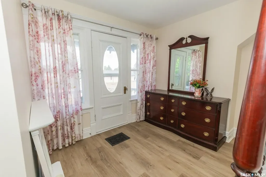 307 Lonsdale Street Luseland SK S0L 2A0