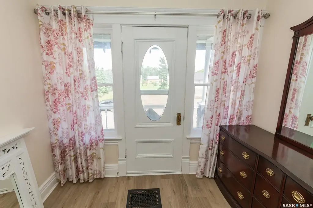 307 Lonsdale Street Luseland SK S0L 2A0