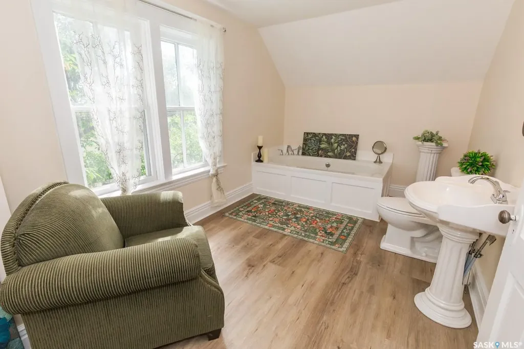 307 Lonsdale Street Luseland SK S0L 2A0