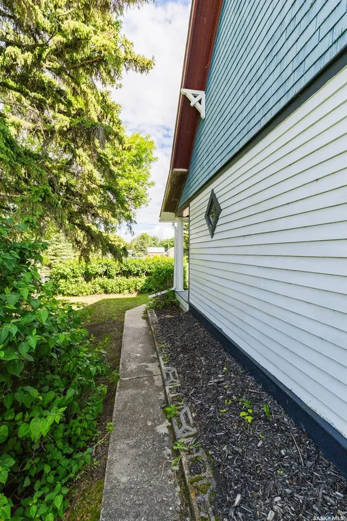 307 Lonsdale Street Luseland SK S0L 2A0