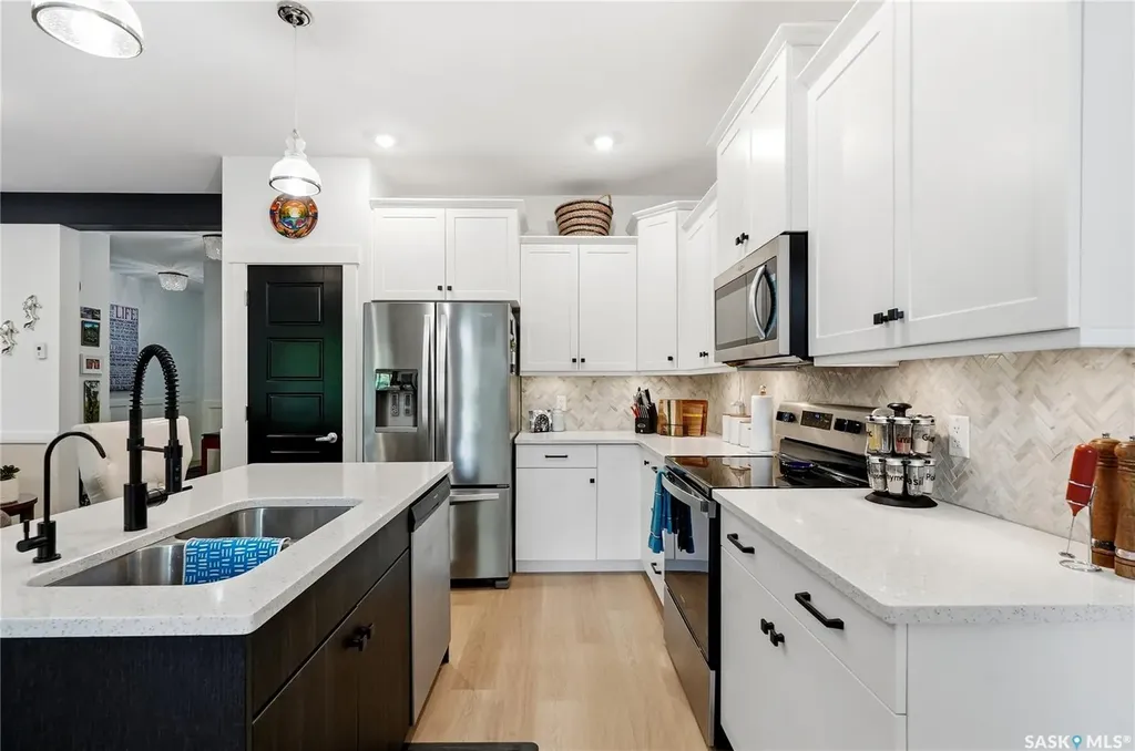 3220 11th Street Saskatoon SK S7M 5M4